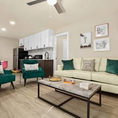 7-Minute Walk to Deep Eddy Pool! Parking + Grill