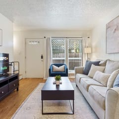 Central Austin 2 Story Apt | Sleeps 4 + Free Prkg