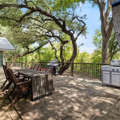Deck & Firepit Retreat | Pets OK | EV Charger+Gym
