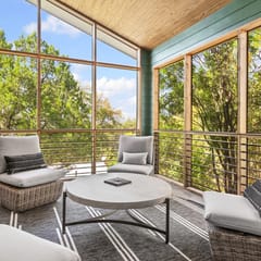 Quiet South Austin King Suite • Porch + SoCo
