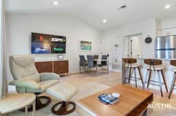 Close to Barton Springs + Zilker | King BR + Patio - Image 2