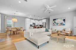 E Austin Boho Escape Near 6th, Mueller & Downtown! - Image 2