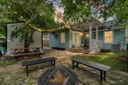 E Austin's Dreamy Blue Bungalow | Lady Bird Nearby - Image 4