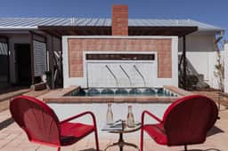 Entire Private Boutique Motel w Courtyard + Sauna! - Image 5