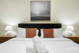 Fully Equipped w/ Stylish Design and Free Parking - Image 2