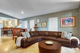 Fun For the Whole Family - Easy Access to Downtown - Image 2