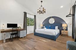 Luxe Two-Home Stay | Billiards, Fire Pits & Grill - Image 2