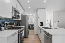 Mid-Century E Riverside Home | Mins to SoCo + DT - Image 3