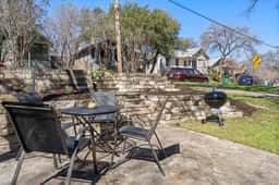 Modern Haven with King Suite + Impeccable Location - Image 4