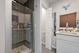 Modern Studio by Southpark Meadows | Walk to Park! - Image 3