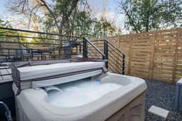 South ATX Hideaway w Hot Tub & Grill Mins to SoCo! - Image 2