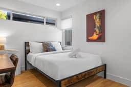 South ATX Hideaway w Hot Tub & Grill Mins to SoCo! - Image 4