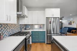 South ATX Hideaway w Hot Tub & Grill Mins to SoCo! - Image 3