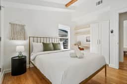 Trendy Zilker House w EV Charger Near SoCo - Image 3