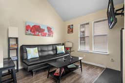 Two-Story S Austin Hideaway w Pool & Spin Bike - Image 3