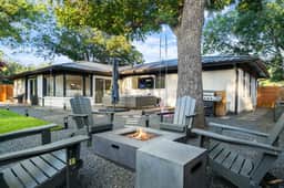 Westgate MidMod w Pet-Friendly Yard, Grill & EV! - Image 4