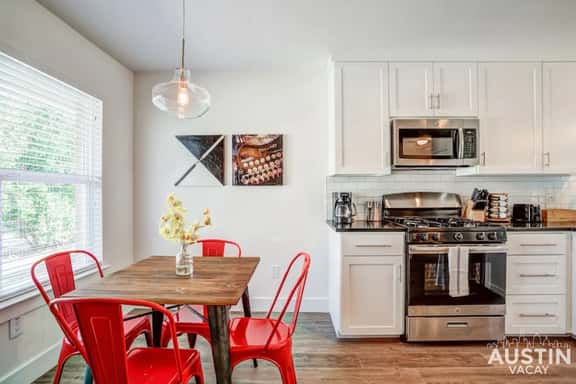 5 Min to SoCo | Comfortable & Convenient Retreat - Image 1