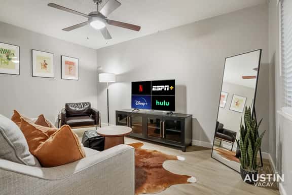 Amenity Heavy Serene Apt in Convenient Location - Image 1