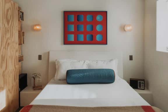 Artful Studio at Iconic Property - Image 1