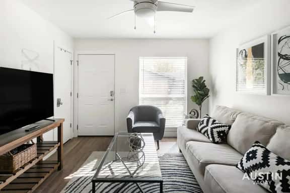 Bright Space | Close To Best Beer Gardens + Coffee - Image 1