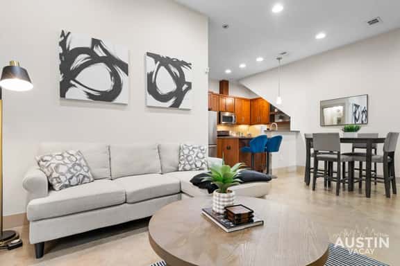 Chic S ATX Home Mins to Barton Springs & SoCo Ease - Image 1