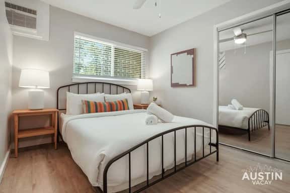 Indulge in Downtown Austin | Apt Near Zilker Park - Image 1