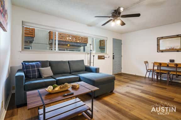 Near UT Dining, & Nightlife Apt For 4 w/ Parking! - Image 1