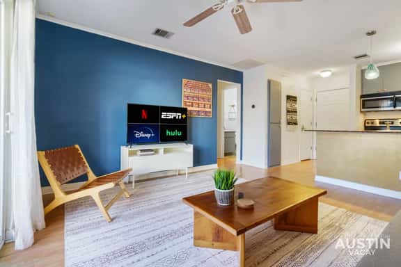 Near Zilker Park | Chic Apt w Free Parking & Pool! - Image 1