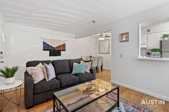 Nice ‘n’ Quiet Downtown Apt | Pool + Free Parking - Image 1