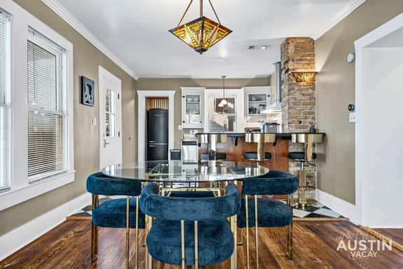 Pet-Friendly ATX Stay w Grill - 5 Min to Rainey! - Image 1