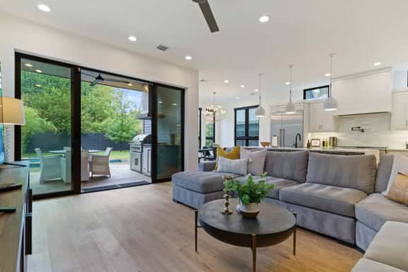 Pool, Hot Tub & Patio w/Modern Updates in E Austin - Image 1