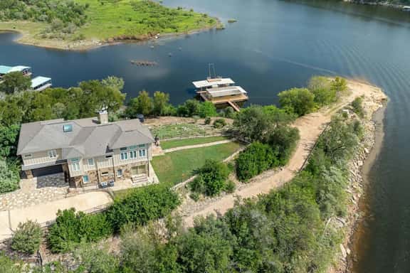 Private Escape Theater, Water, Patio, Game Room! - Image 1