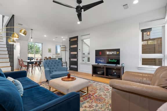 South ATX Hideaway w Hot Tub & Grill Mins to SoCo! - Image 1