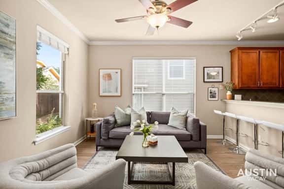 Spectacular Neighborhood! Spacious House and Yard - Image 1