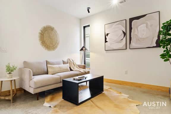 Stylish Boho Loft w Free Prkg + Luxurious King Bed - Image 1