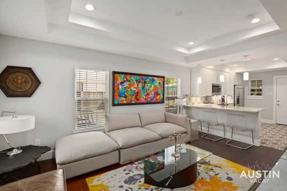 Walk to UT and E 6th in ATX House + Free Swim Club - Image 1