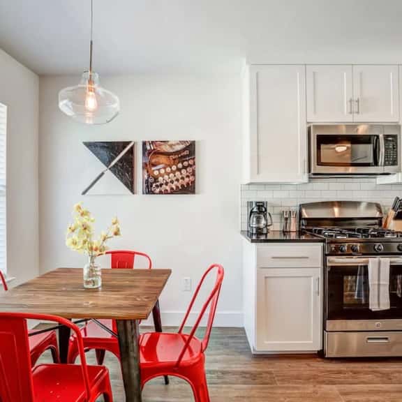 5 Min to SoCo | Comfortable & Convenient Retreat - Image 1