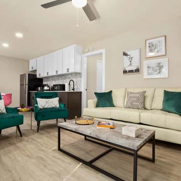 7-Minute Walk to Deep Eddy Pool! Parking + Grill - Image 1