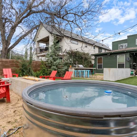A Stylish Retreat + Outdoor Oasis in Heart of Austin - Image 1