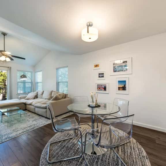 Bright 2BR Condo: 10 Mins to Downtown, near Zilker - Image 1