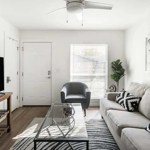 Bright Space | Close To Best Beer Gardens + Coffee - Image 1