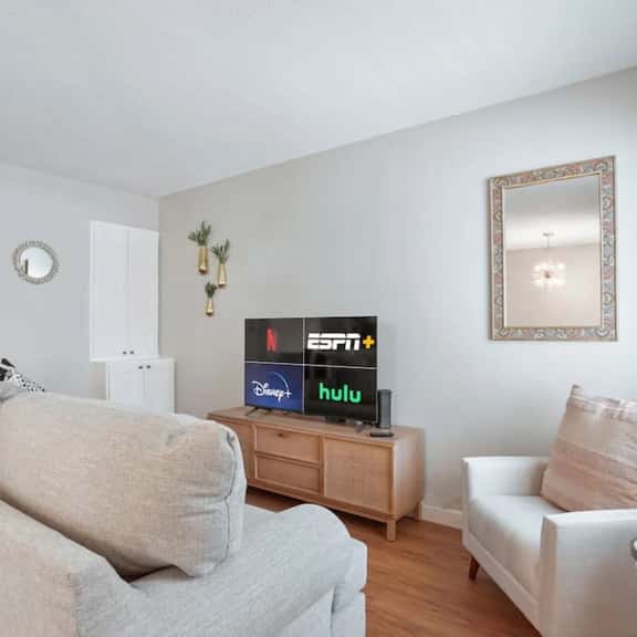 Cook + Gather Around in a Fully Equipped Apartment - Image 1