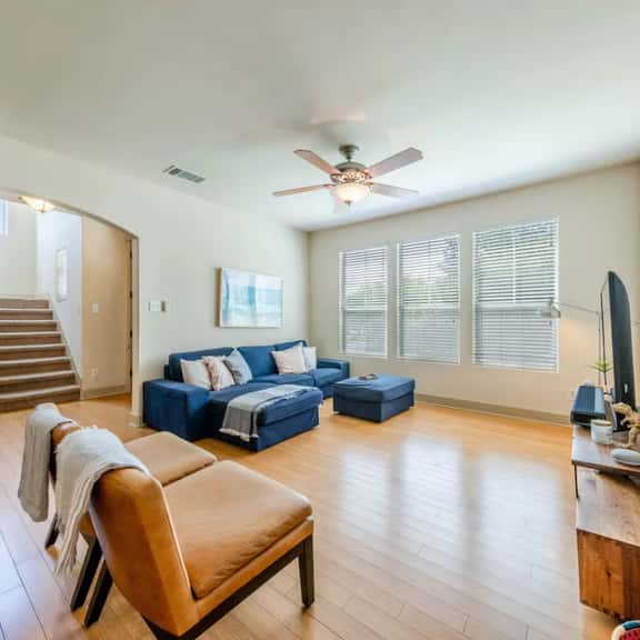 East ATX Home - Parking, NEW, Sleeps 6, Near DT - Image 1