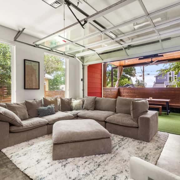 East Austin Oasis - Walkable, Family Friendly, WFH - Image 1