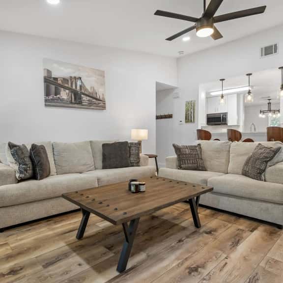 Spacious Home & Casita w Fire Pit Near Domain & Q2 - Image 1