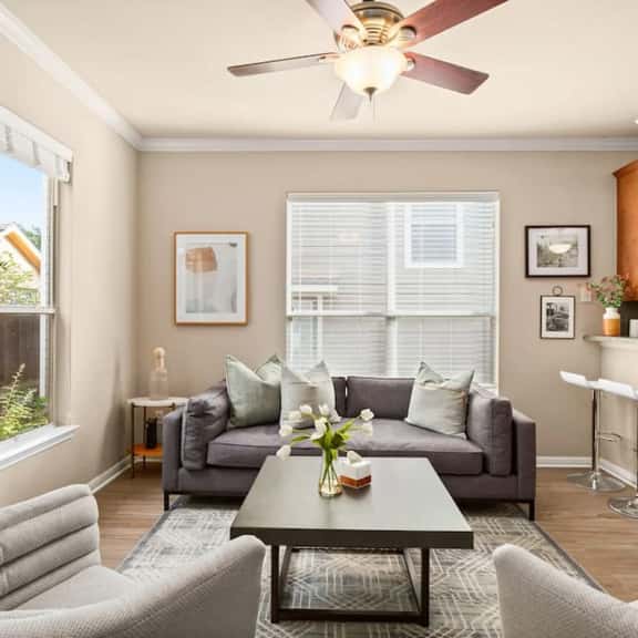 Spectacular Neighborhood! Spacious House and Yard - Image 1