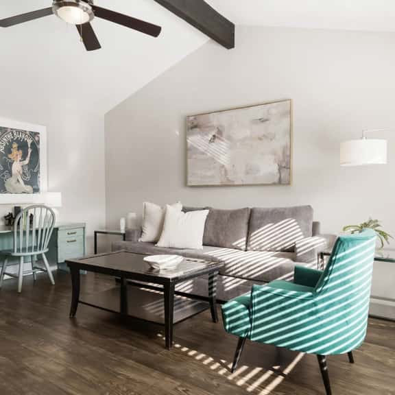 Walk to Barton Springs | Spacious + Free Parking - Image 1