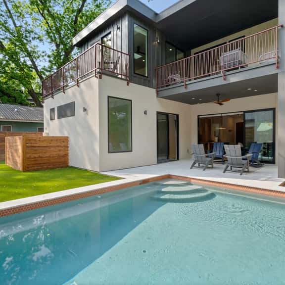 Walkable East Austin! Backyard Pool, Pet-Friendly - Image 1