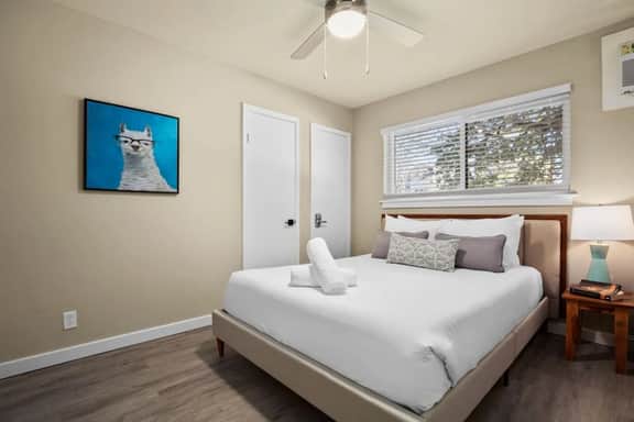 7-Minute Walk to Deep Eddy Pool! Parking + Grill - Image 4