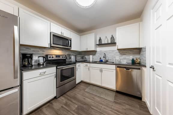 Bright 2BR Condo: 10 Mins to Downtown, near Zilker - Image 2